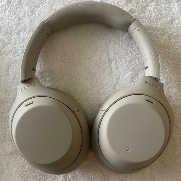 Sony noise cancelling headphones with microphone - Picture 3 of 5